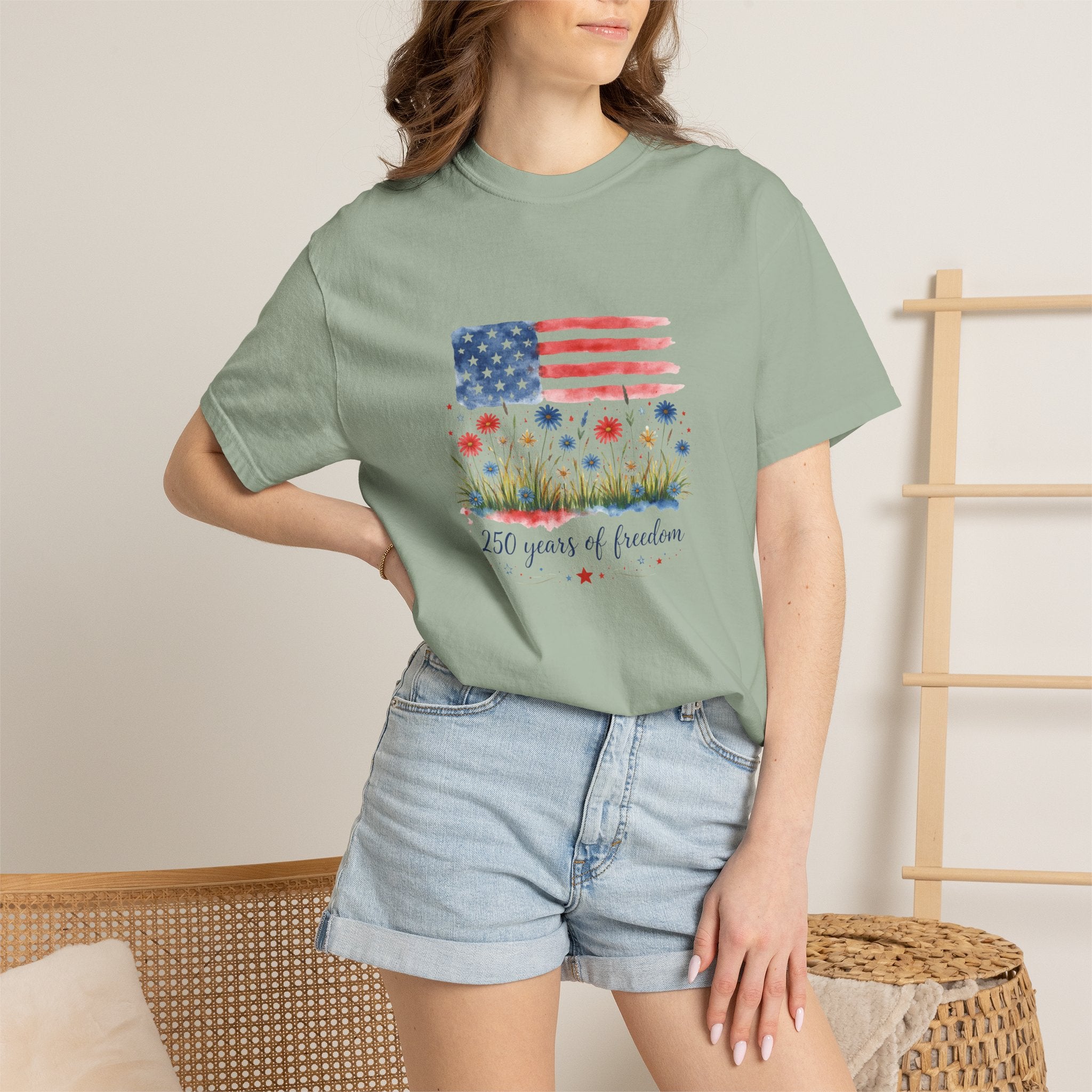 T-Shirt "250 Years of Freedom" American Flag Floral Patriotic Tee
