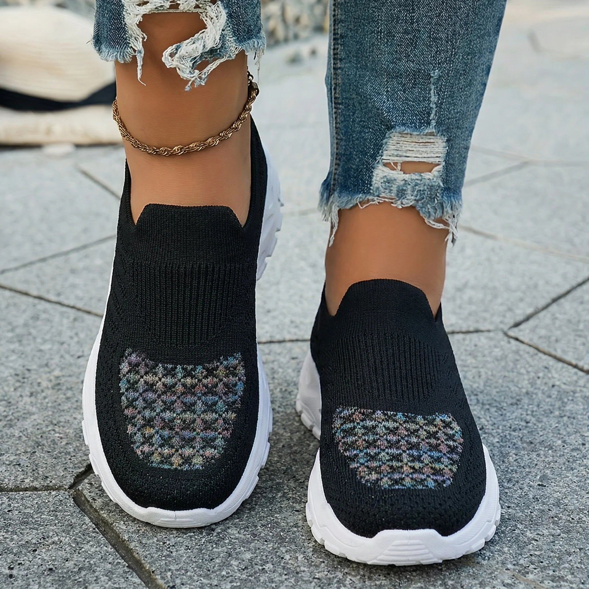 Women's sports shoes, comfortable and lightweight designed for daily casual wear fabric suitable for spring leisure